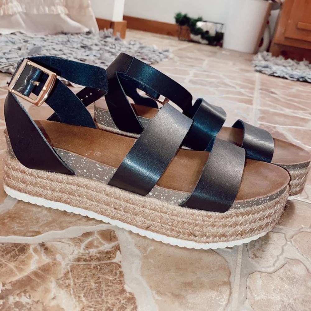 sandals/platforms!